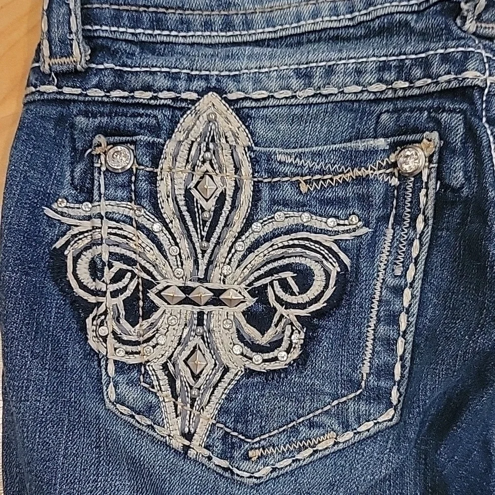 Miss Me Easy Capri Embellished Jeans Size 25